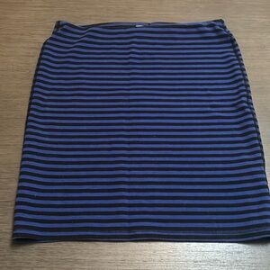 Short blue and black skirt